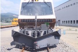 冬季は雪用の装備を付けて走行します