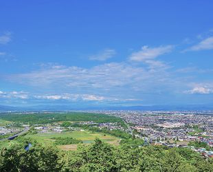 ミリ単位の精度で線路の保守管理